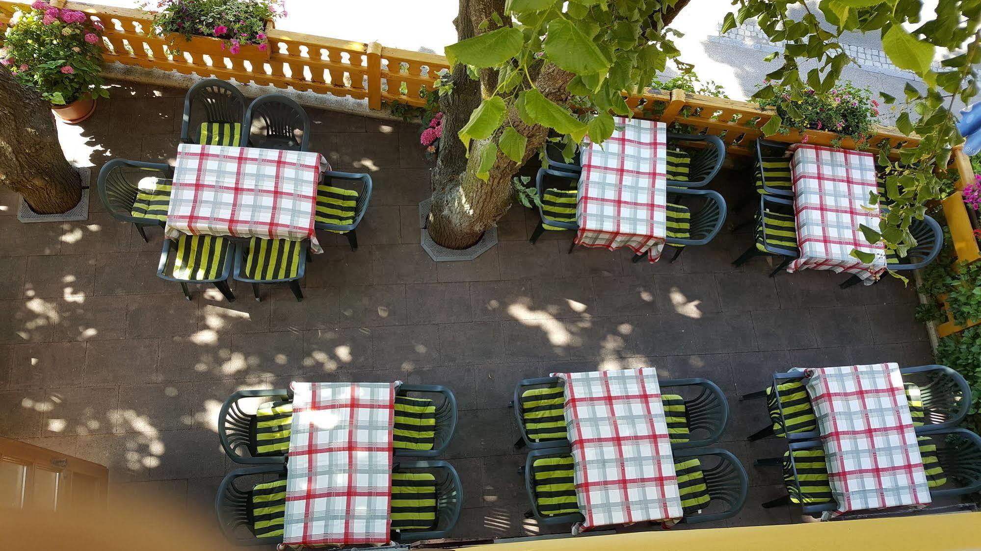 Hotel Gasthof Zum Schwan Steinsfeld ภายนอก รูปภาพ