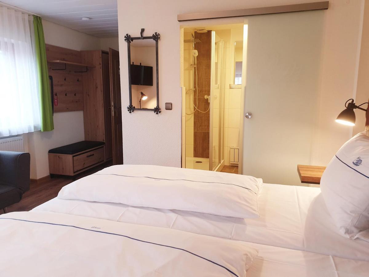 Hotel Gasthof Zum Schwan Steinsfeld ภายนอก รูปภาพ